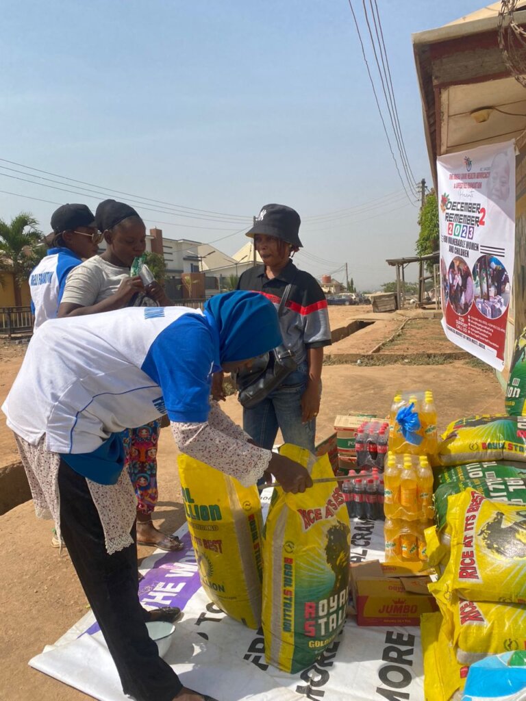 PROVIDE FOOD ITEM FOR 300 NIGERIA VULNERABLE WOMEN