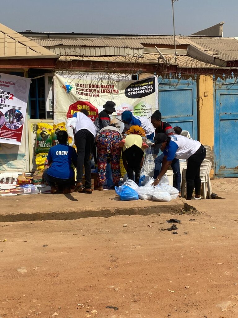 PROVIDE FOOD ITEM FOR 300 NIGERIA VULNERABLE WOMEN