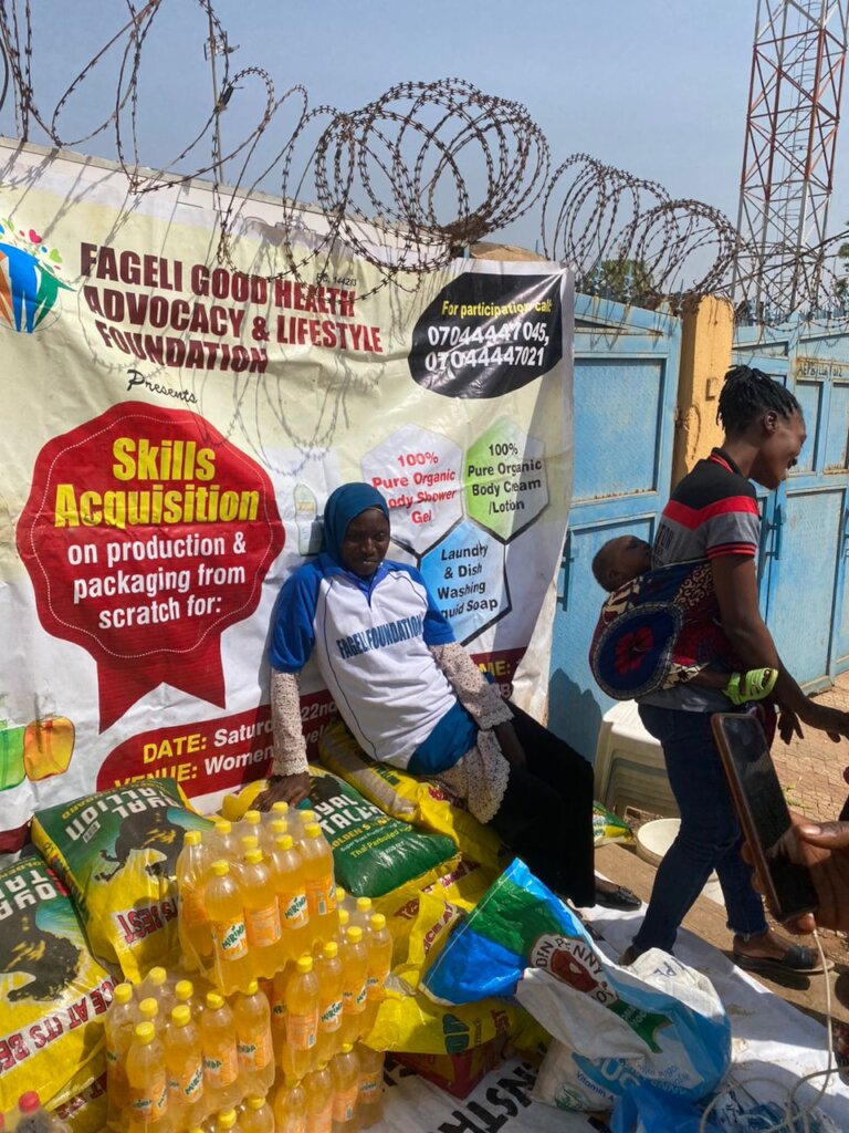 PROVIDE FOOD ITEM FOR 300 NIGERIA VULNERABLE WOMEN