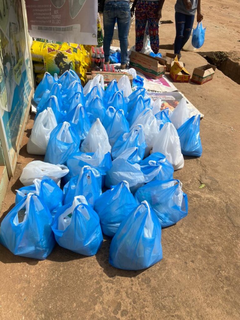 PROVIDE FOOD ITEM FOR 300 NIGERIA VULNERABLE WOMEN