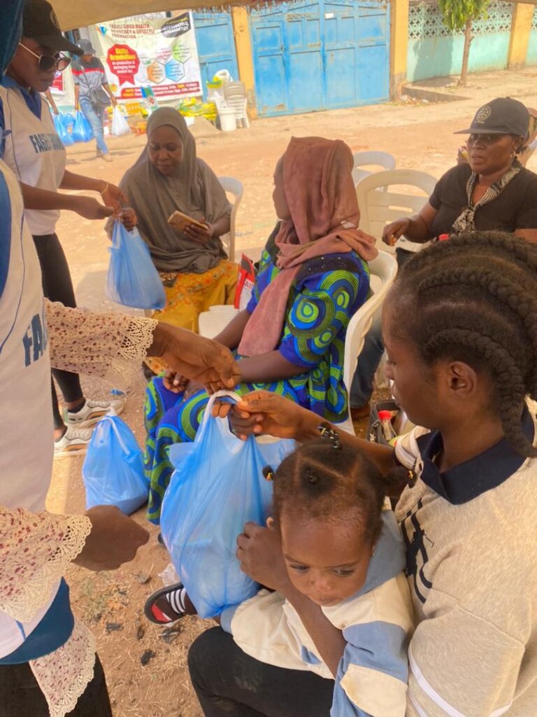 PROVIDE FOOD ITEM FOR 300 NIGERIA VULNERABLE WOMEN