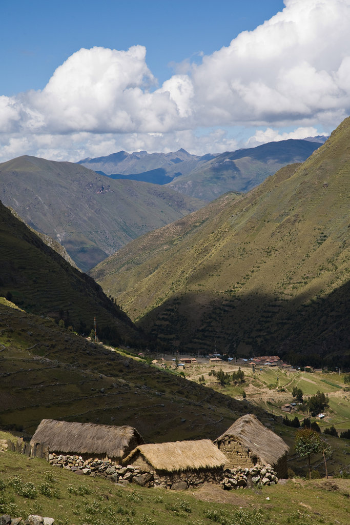 Secure an income for rural Quechua women weavers