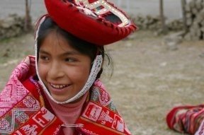 Secure an income for rural Quechua women weavers