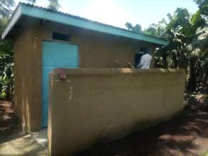 Wheelchair accessible pit latrine