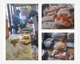 Giving packed lunch to homeless