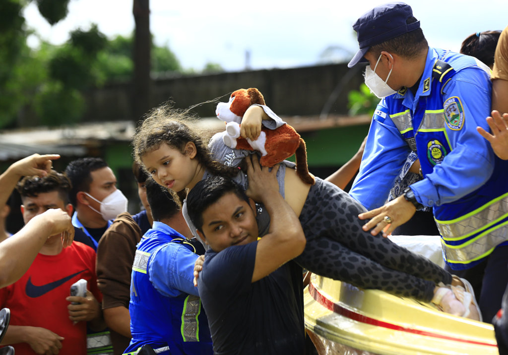 UNITED WE HELP HONDURAN FAMILIES STORMS ETA /IOTA