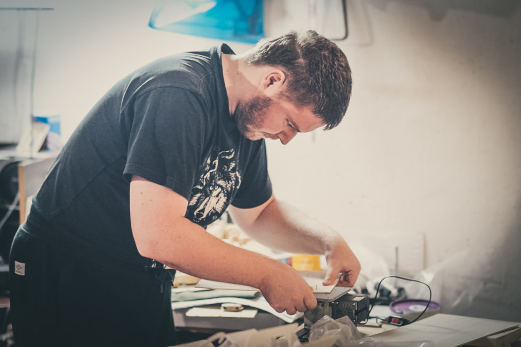 SUPPORT CROATIAN CHILDREN CARING FOR EACH OTHER