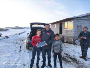 Student in Gole-Ardahan receives a tablet