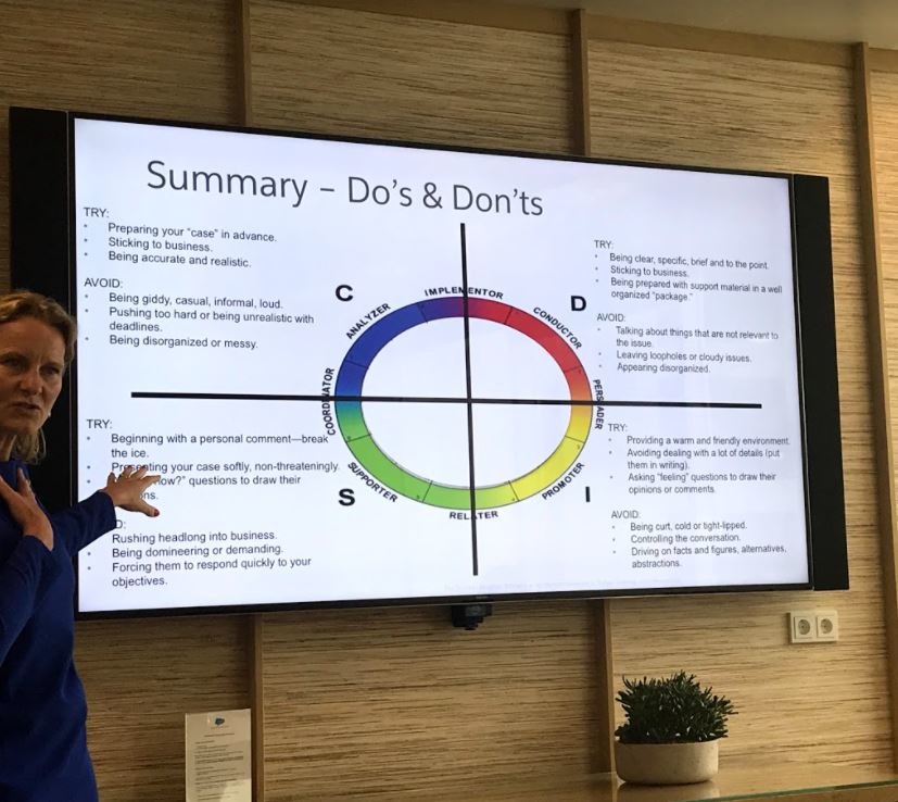 Empowering Refugee Women through Tech