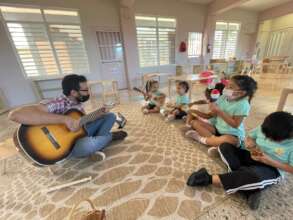 "Casa de Ninos" enjoy the music program