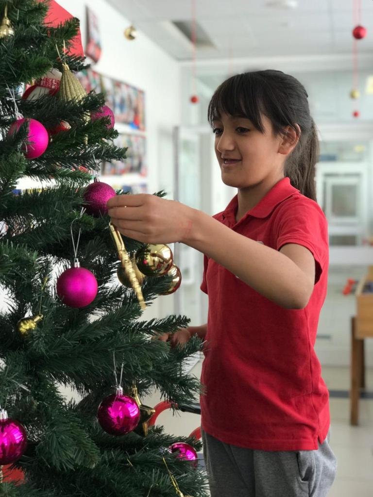 Holiday dinner for 300 children with cancer
