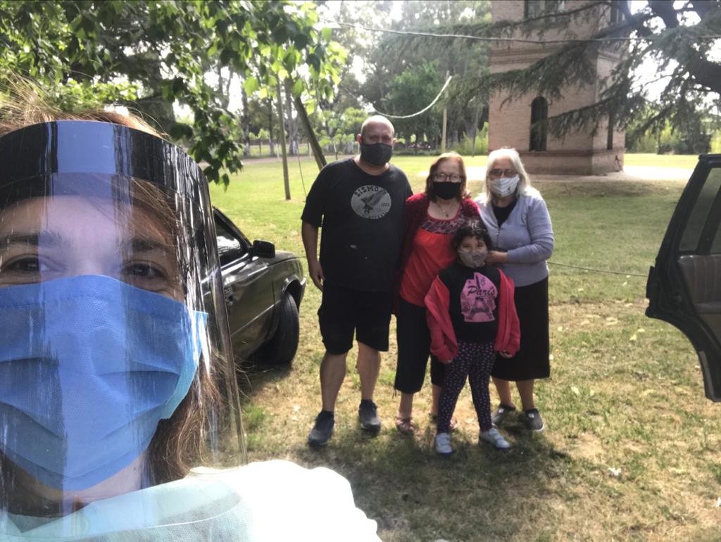 Provide food kits for 300 families in Argentina