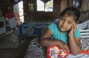 Provide food kits for 300 families in Argentina