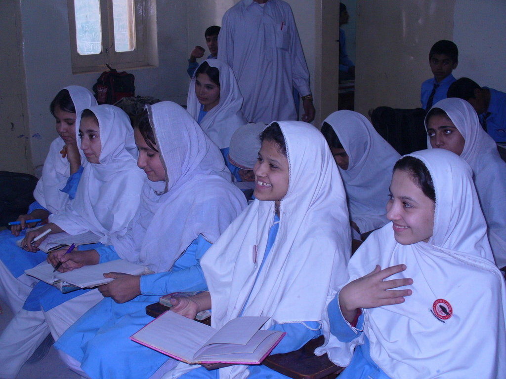 Provide 100 Children in Pakistan with Education