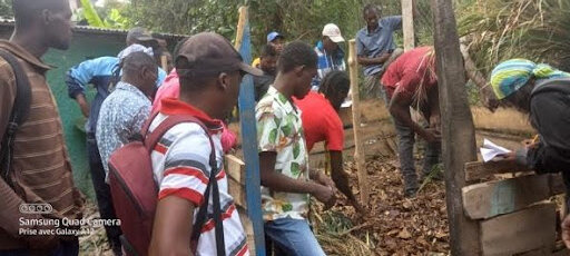 Teachers learn how to create composts.