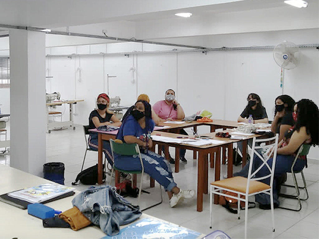 A textile course for teenagers from Sao Paulo