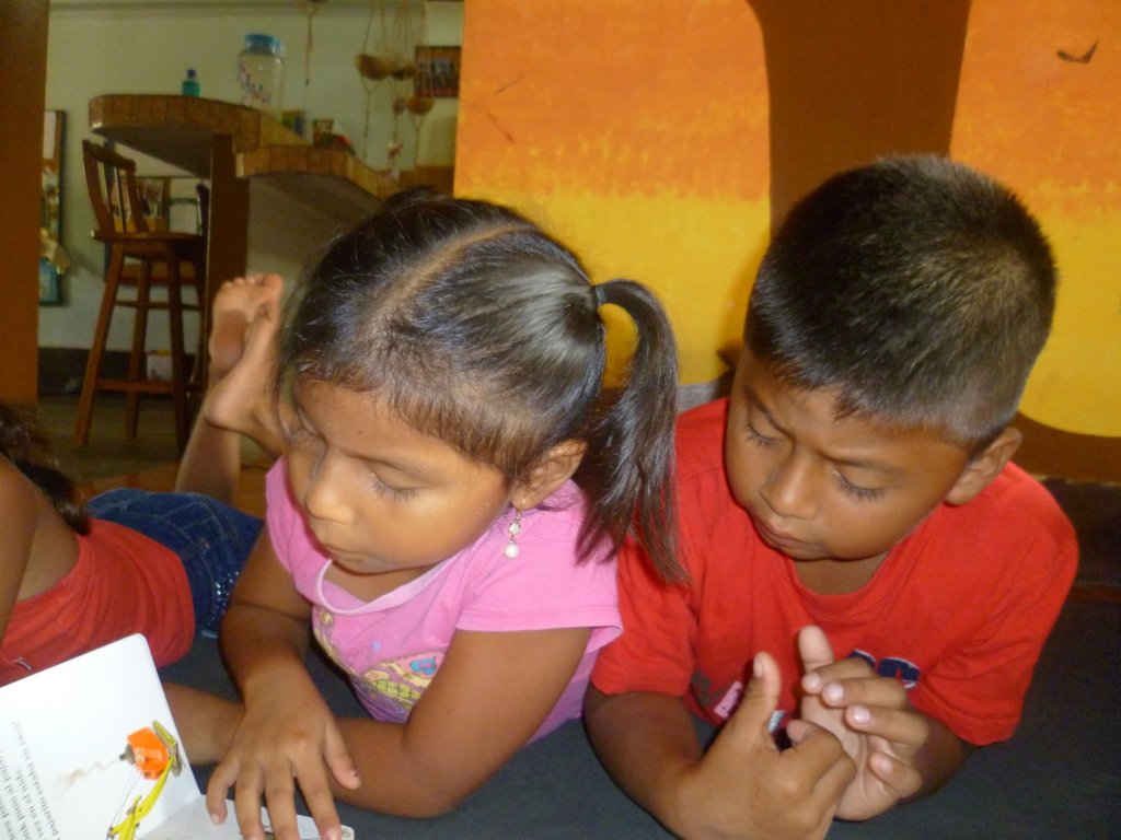 Stand up for the right to read in Manabi, Ecuador!