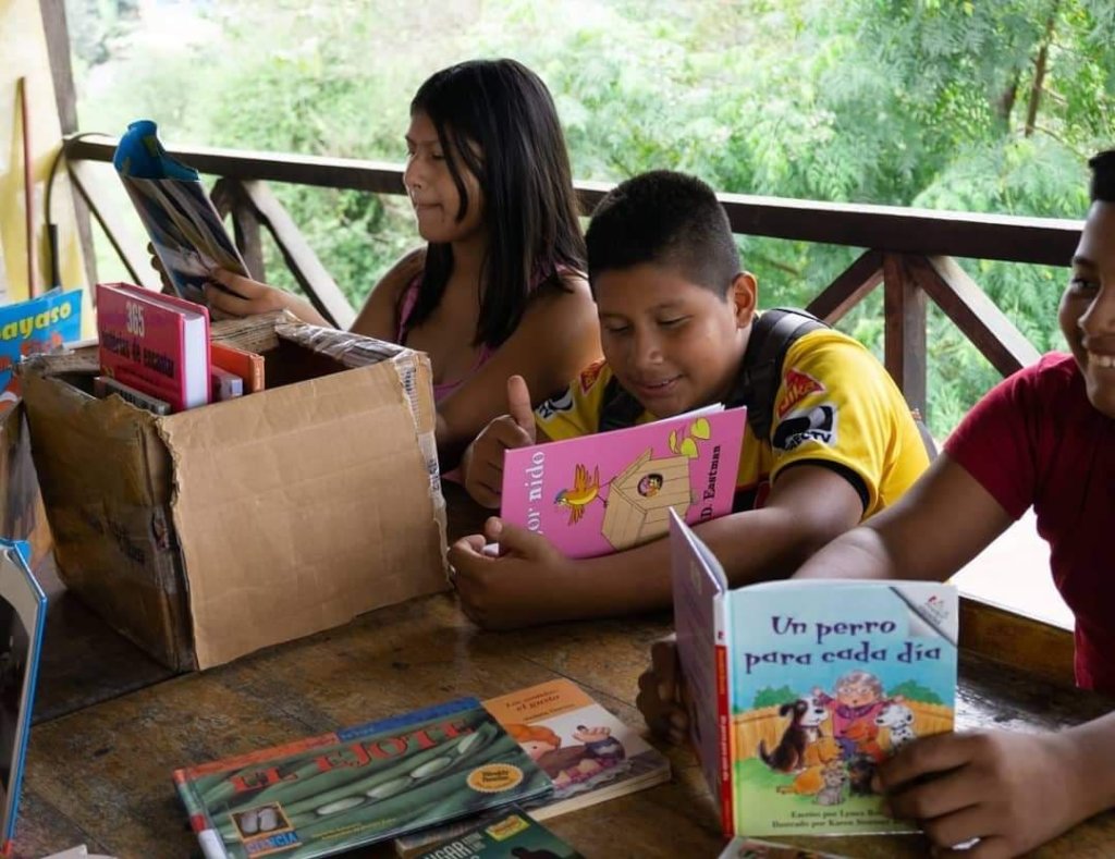 Stand up for the right to read in Manabi, Ecuador!