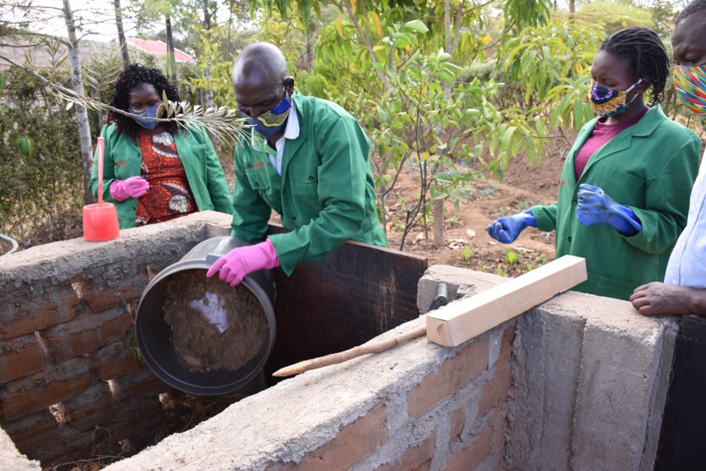 Clean Composting Toilets at Kisola PS!