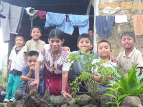 LHI student Rosa Micaela Sánchez & her siblings