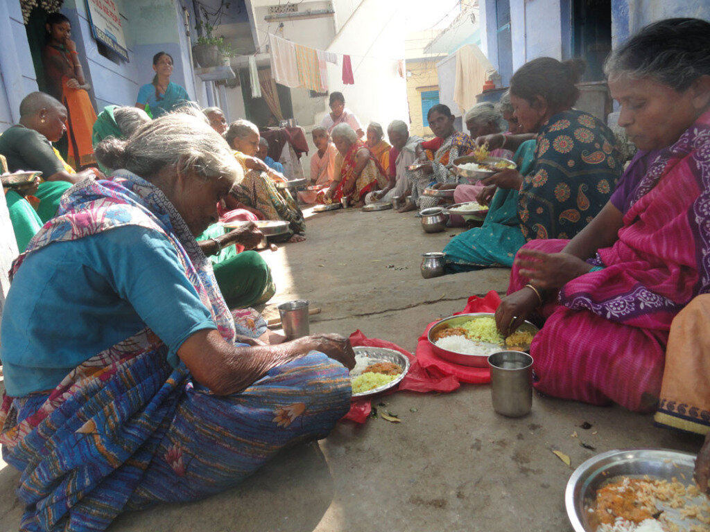 Free meals for elderly women in Andhra Pradesh