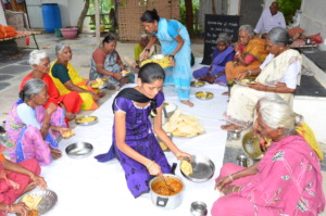 Nutritious_Meals_donation_to_poor_oldage_persons