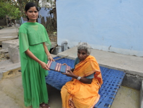 destitute oldage women getting saree by best ngo