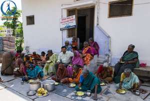 donate meals for destitute elderly people in India