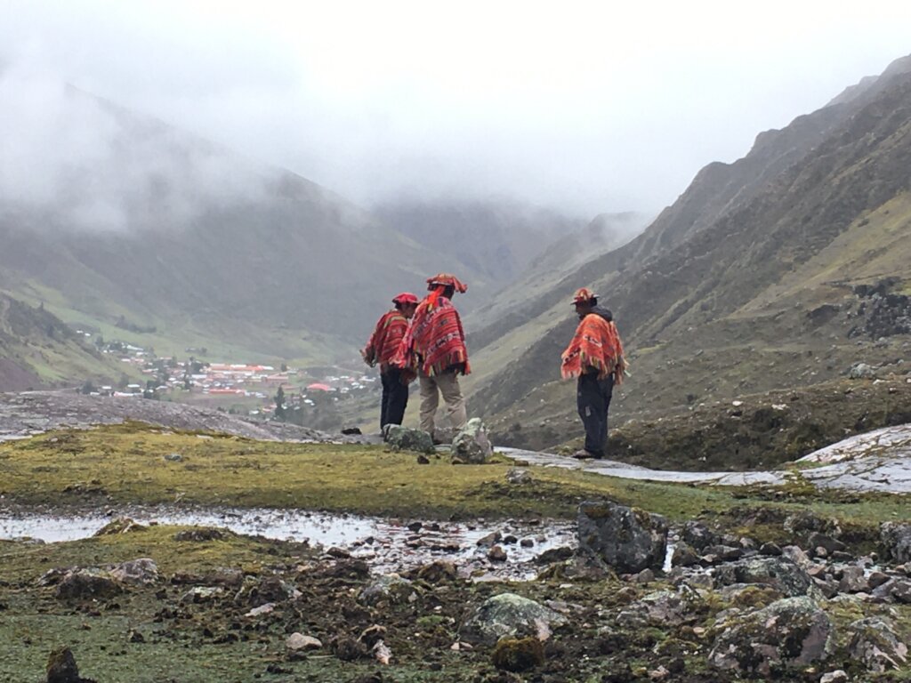 Viewing water harvesting sources in Huacahuasi