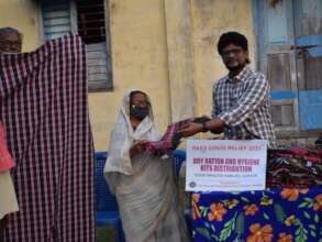 distribution of blankets to elderly
