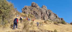 Hike to the Devil's Tooth on a warm winter day