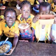 happy children eating well