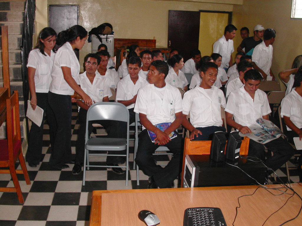 Send 120 youths to high school in Honduras