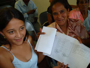 Honduran Girl Receives Scholarship