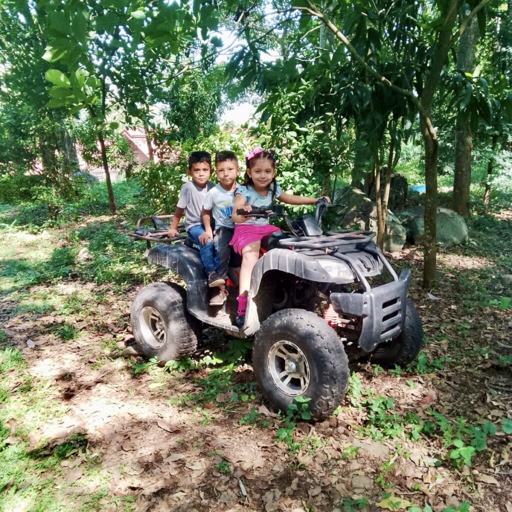 Support the education of 200 children in Honduras