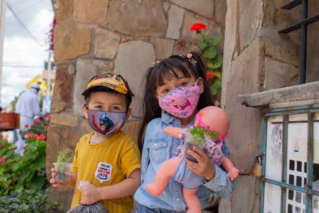 Nourish Colombian children with vegetable gardens