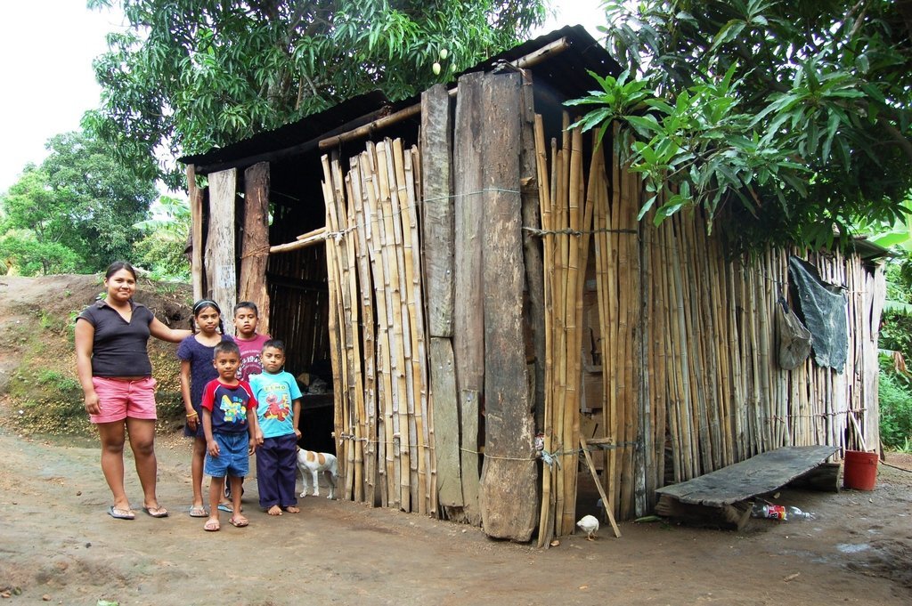 Educate & nutrition 1500 Nicaraguan poor children