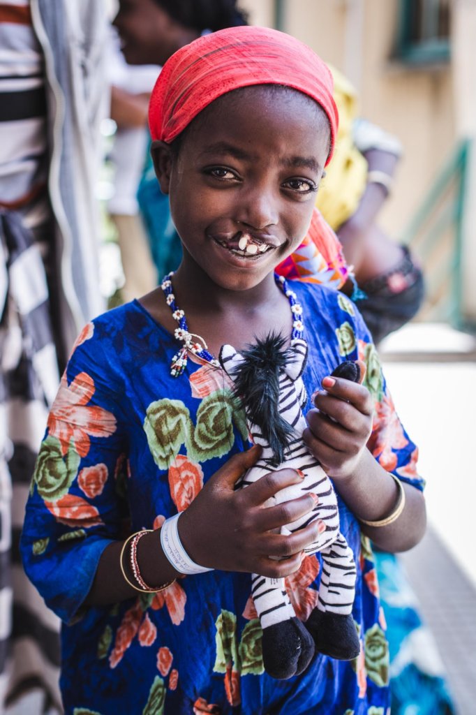 Provide safe access to 25 cleft surgeries