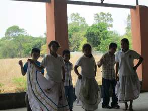Colegio Verbo children dancing at the celebration