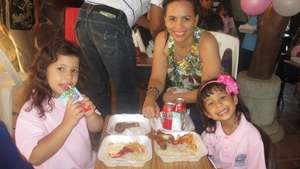Delicioso lunch for the graduates!