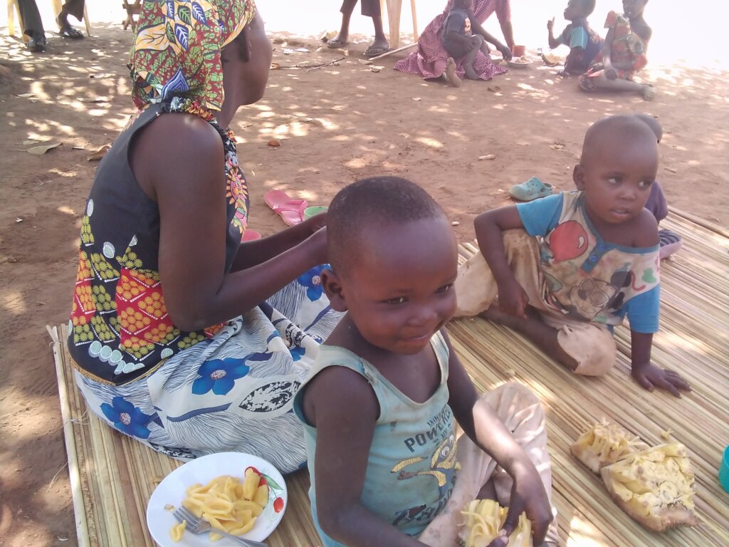 Help feed Starving Children in Aparis!