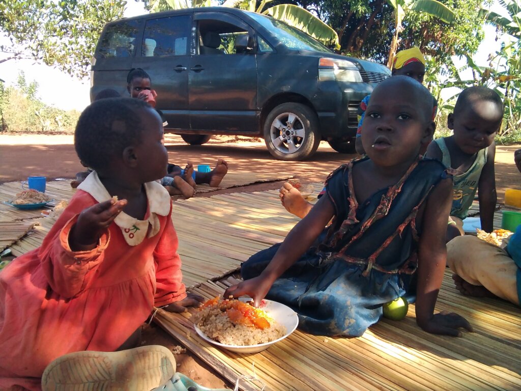 Help feed Starving Children in Aparis!