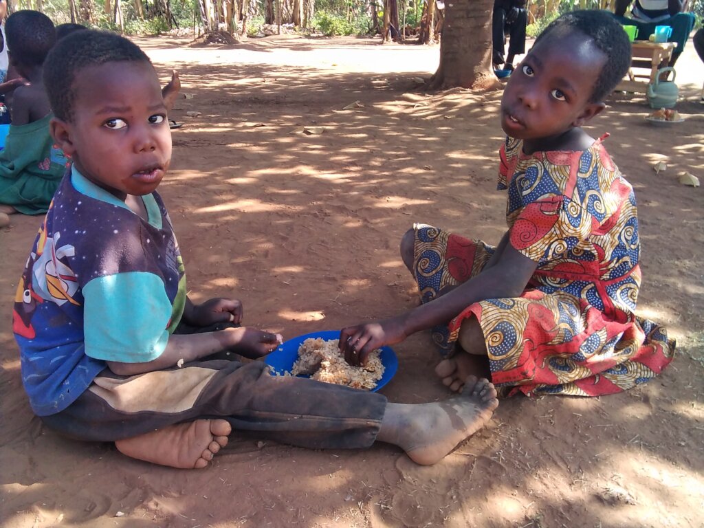Help feed Starving Children in Aparis!