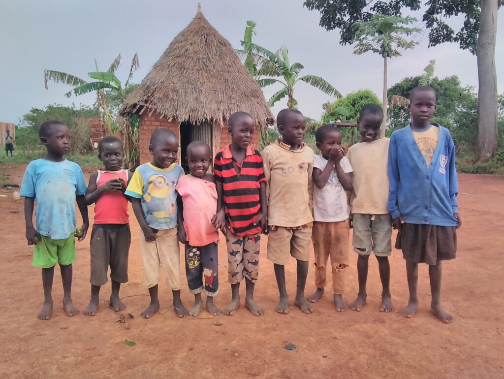 Help feed Starving Children in Aparis!