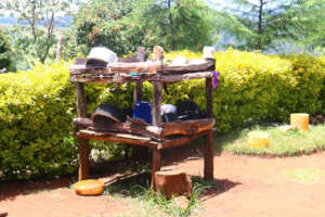 Dish racks keep dishes safe and more hygienic
