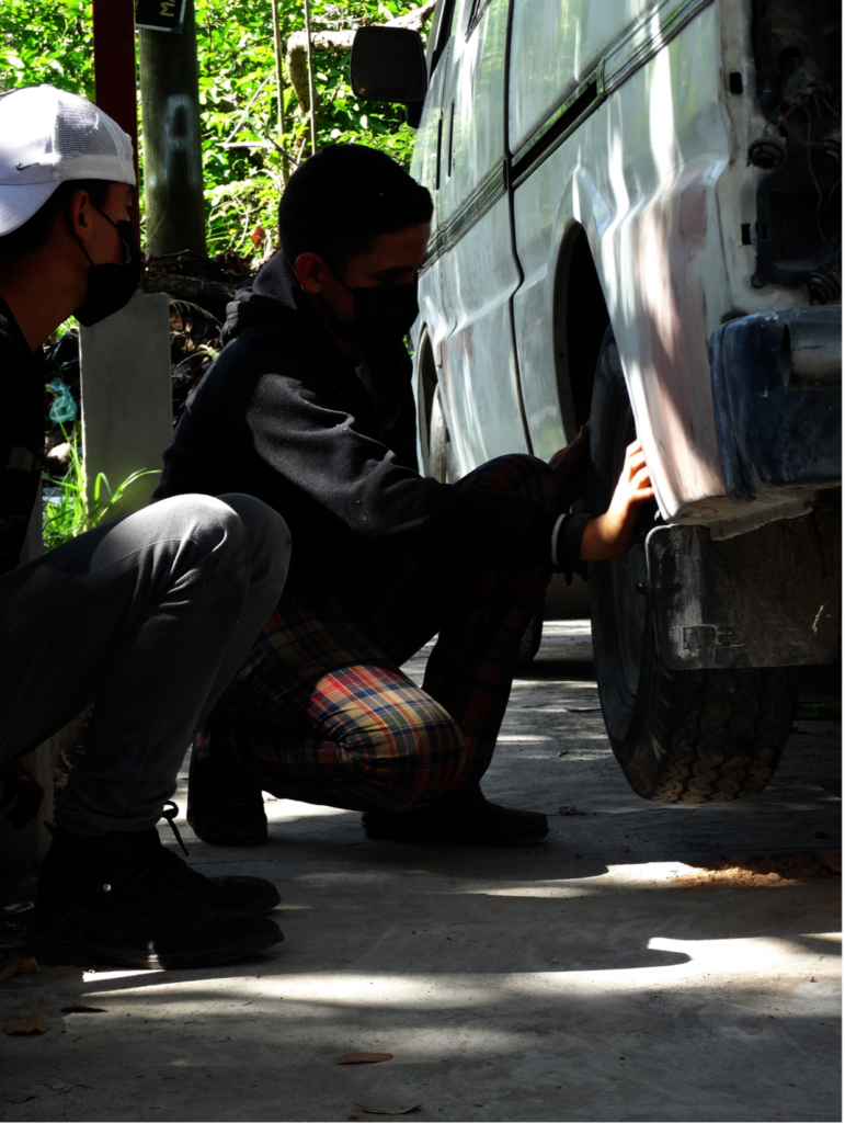 Honduran youth at Talleres