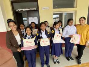 Group picture with students after session