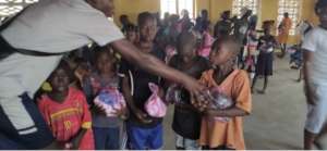 Distribution of food nutrition packets