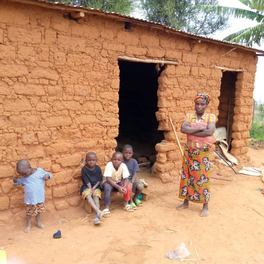 Poor children in Uganda need school