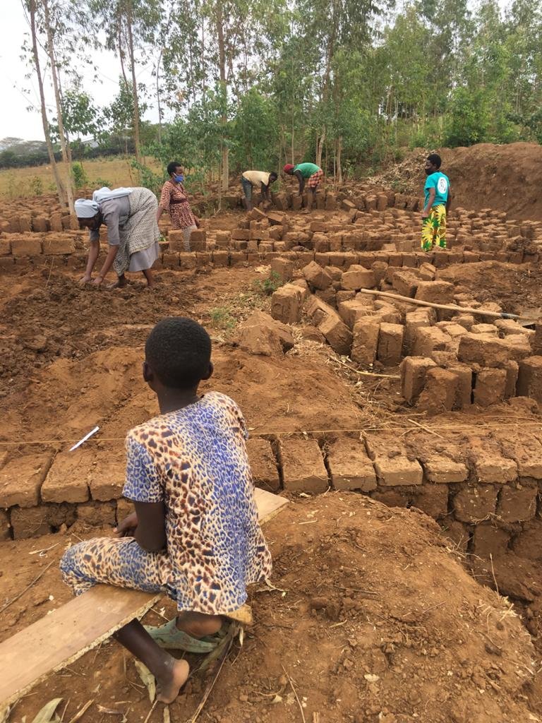 Poor children in Uganda need school